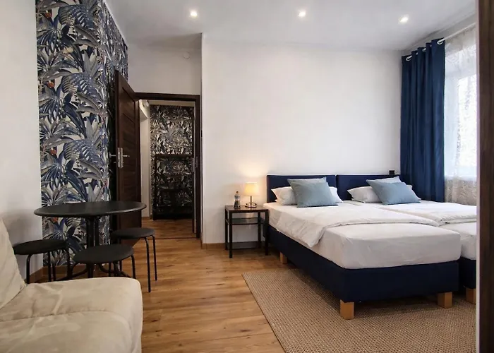 Hostel Helvetia - Private Rooms In City Center Warsaw